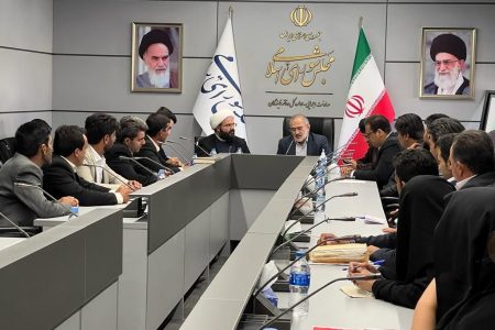 مجلس شورای اسلامی میزبان شهردار ، اعضای شورای اسلامی شهر و دهیاران بخش انابد بود